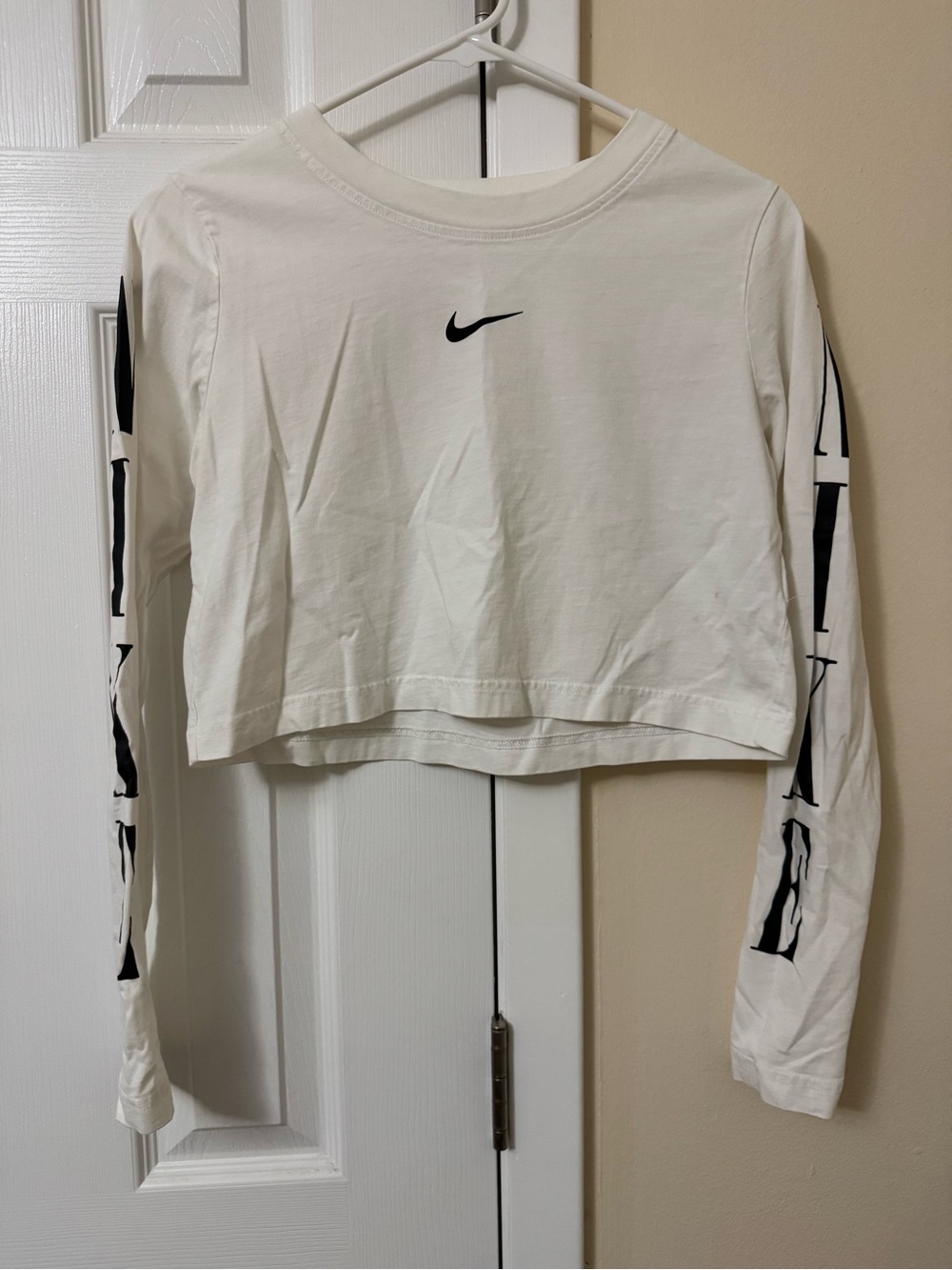 Long sleeve crop top